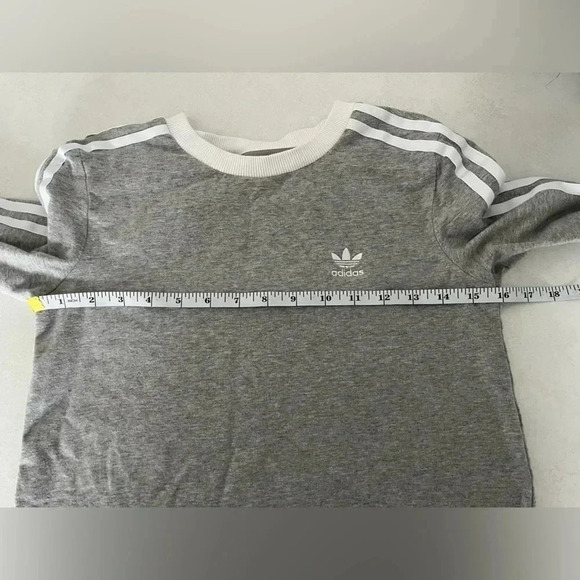 Adidas/ 💰2 FOR $10💰Grey  and white/ Long sleeve shirt/ Size US XS - Picture 8 of 10